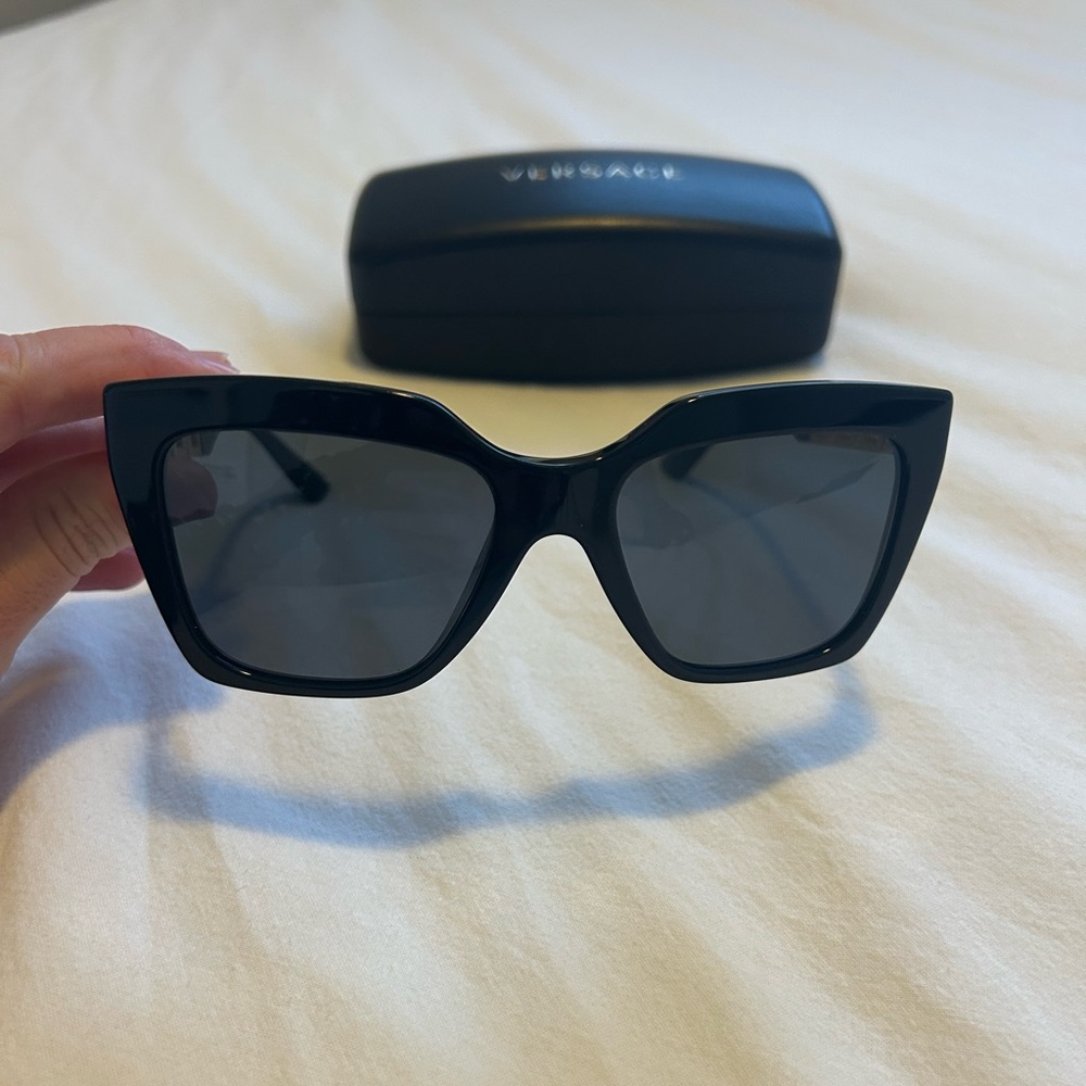 Women’s Black Versace Sunglasses - Picture 4 of 5